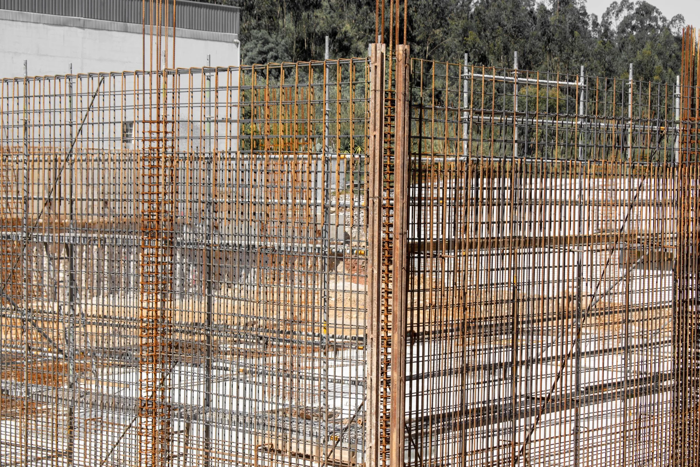 Illustrative reinforcement steel and formwork before a concrete pour